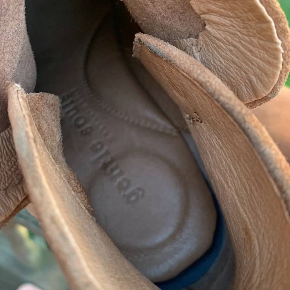 Gentle souls by Kenneth Cole women’s brown suede leather best zip booties. - Picture 3 of 7